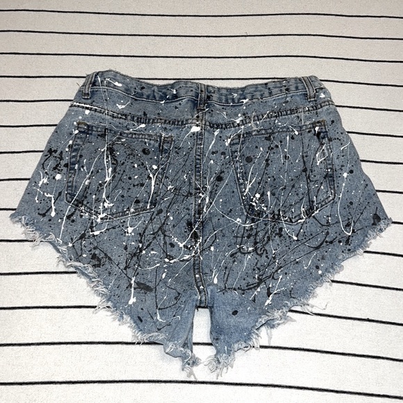 SHEIN Distressed High Waisted DIY Splatter Paint Cutoff Denim Jean Shorts - Picture 2 of 11